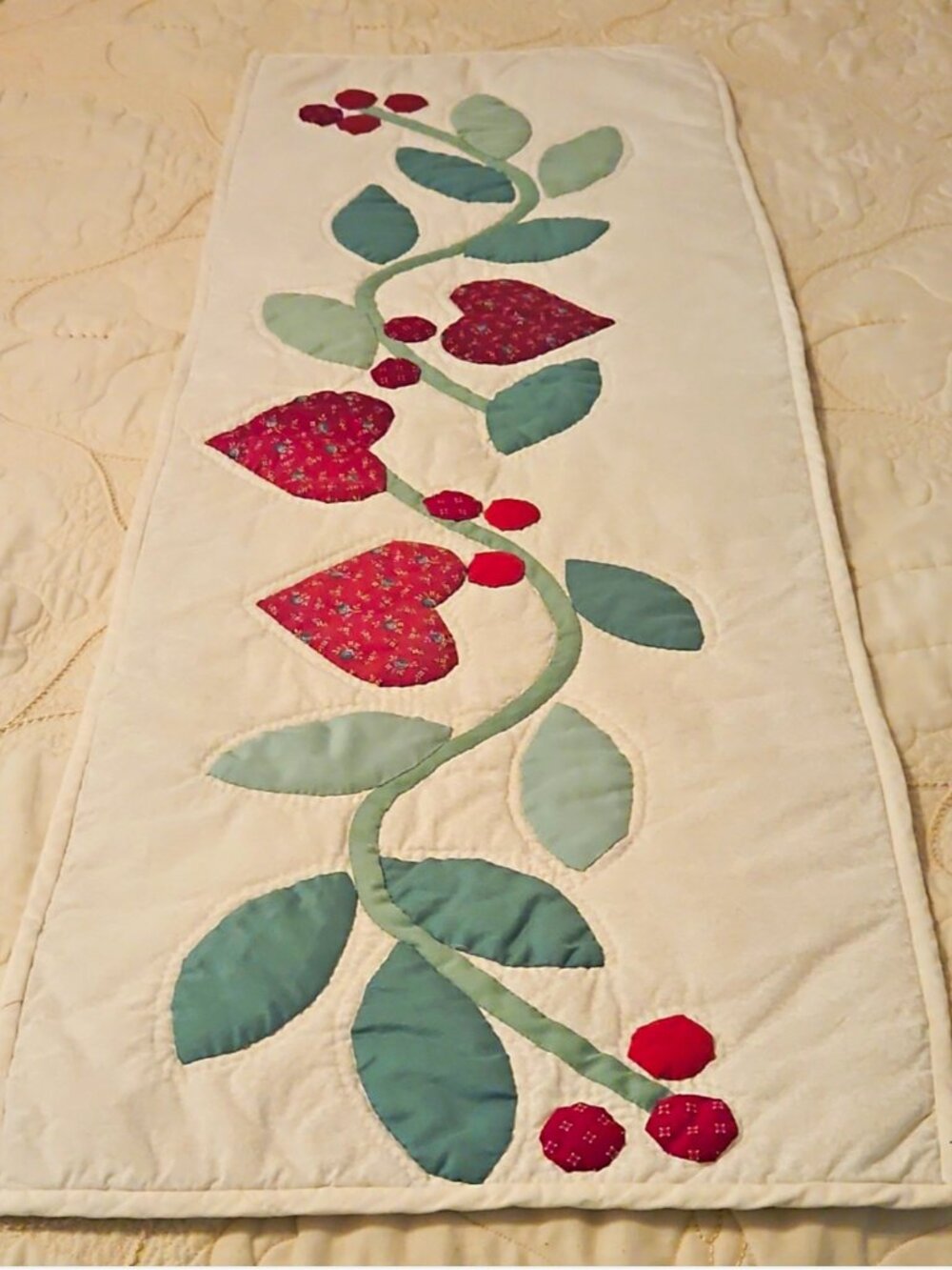 Vintage 1980s Hand Stitched Quilted Applique Heart & Vine Runner Grannycore 43"